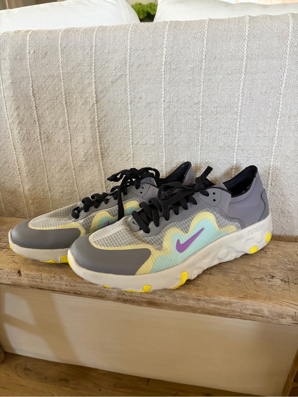 Nike Renew Lucent Mens Lowtop Trainers Gunsmoke Dynamic Yellow 10.5
